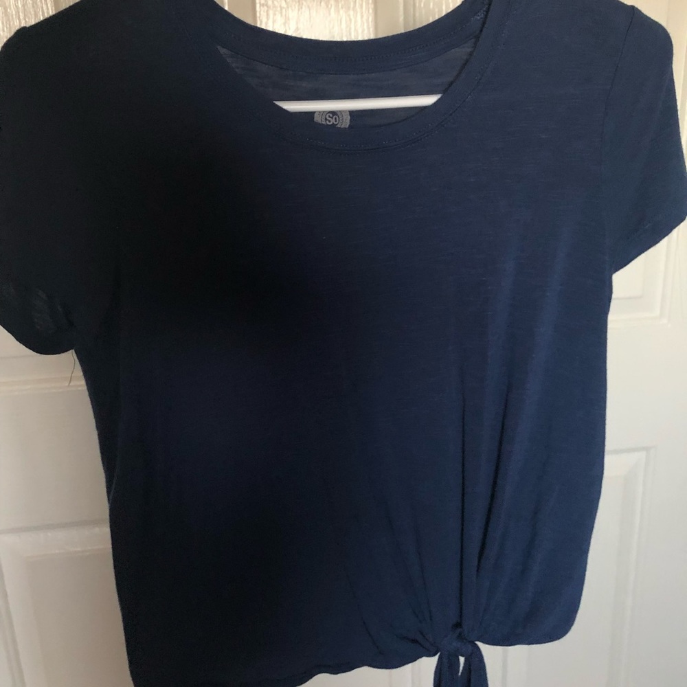 Cute Shirt with Knott